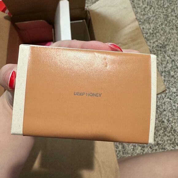 Haus Labs NIB Bio-Blurring Loose Setting Powder in Deep Honey - Picture 6 of 7